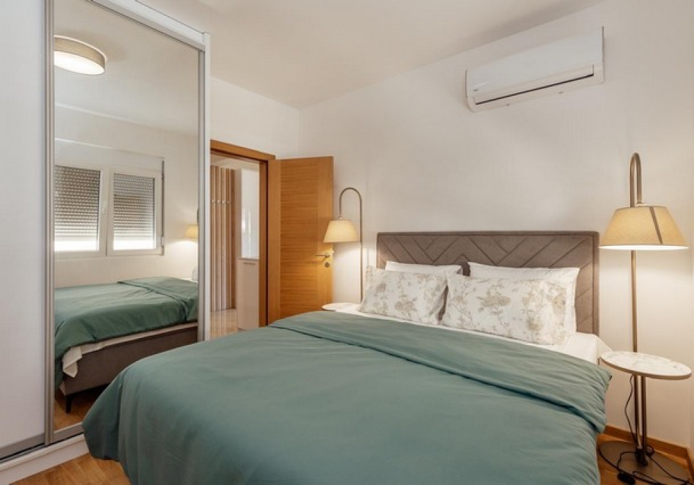 1 bedroom apartment 68 m² Bijela, Montenegro